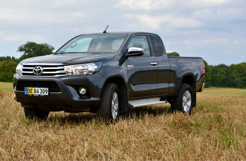 Toyota HiLux 2,4 D-4D 150 T3 Ex.Kab 4x4 4d