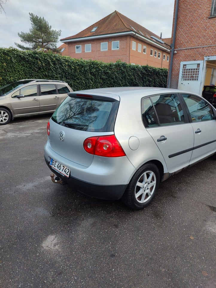 VW Golf V 1,4 FSi Trendline 5d