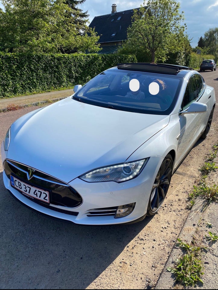 Tesla Model S P85D 5d