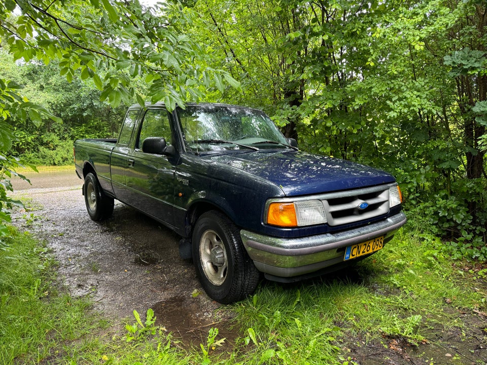 Ford Ranger 2,3 Regular Cab 2d