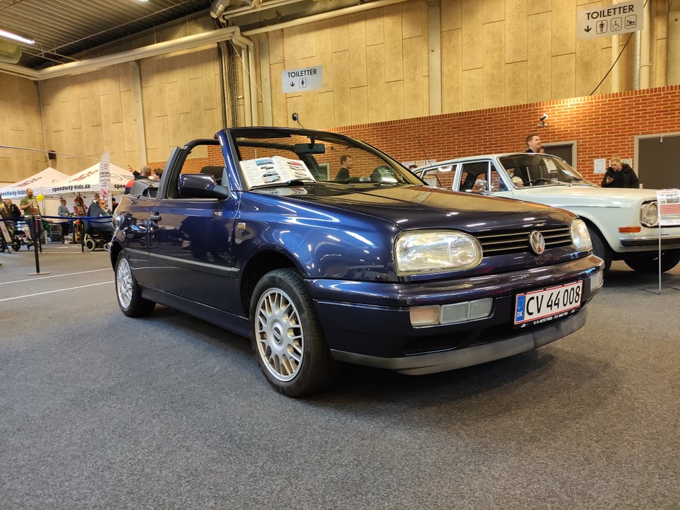 VW Golf III 1,8 Cabriolet 2d