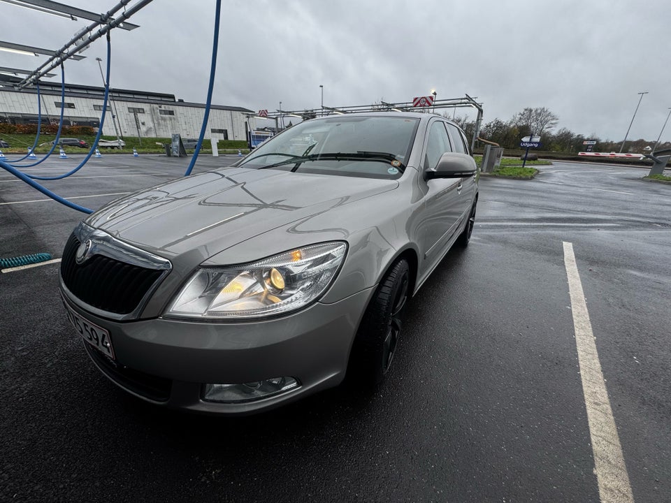 Skoda Octavia 1,6 TDi 105 Classic Combi 5d