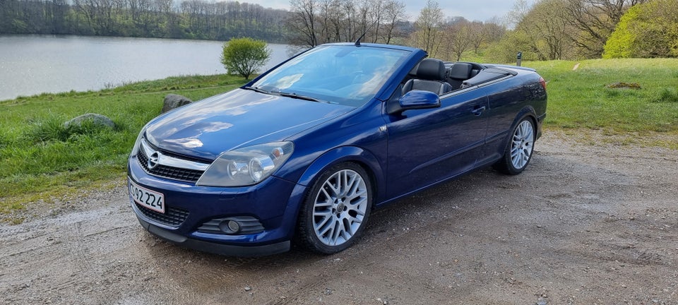Opel Astra 1,8 16V Cosmo TwinTop 2d